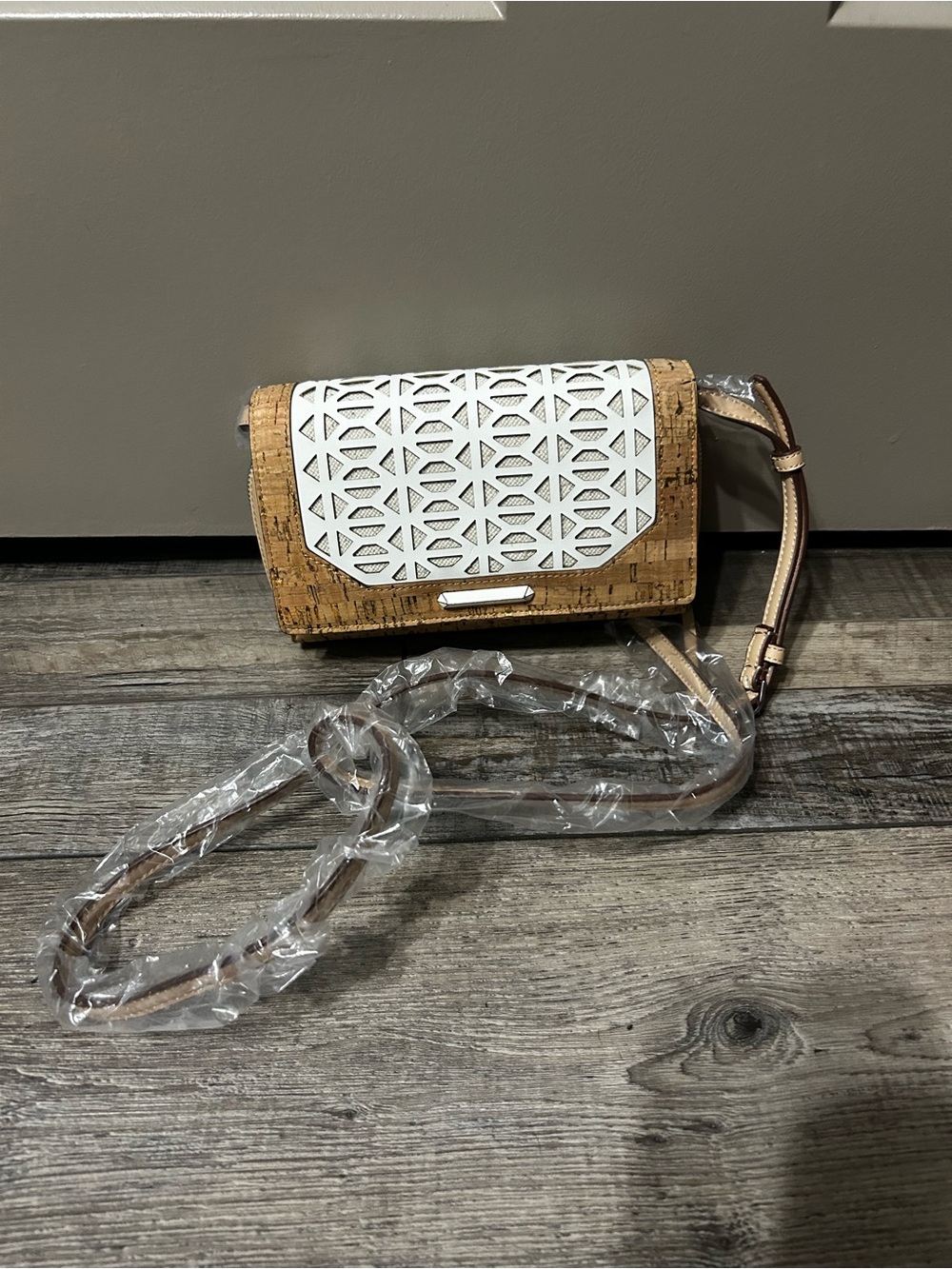 Stella & Dot Nolita Geo Cork Crossbody Bag natural cork white laser cut out